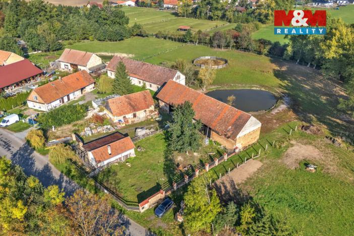 Prodej pozemku pro bydlení, Holice - Roveňsko, 9007 m2