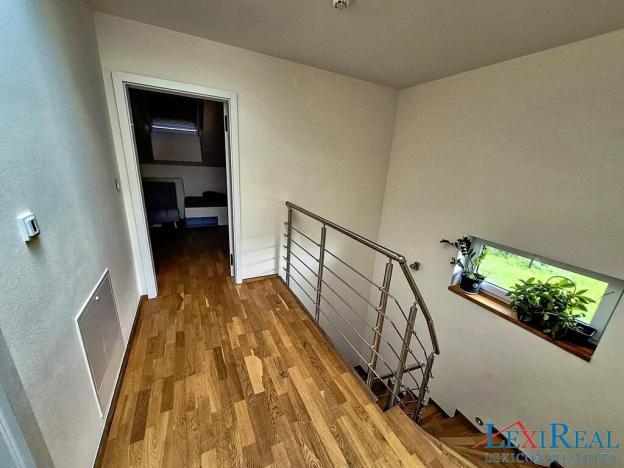 Prodej rodinného domu, Tursko, Jezdecká, 164 m2