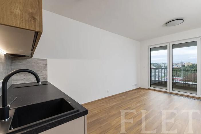 Pronájem bytu 1+kk, Praha - Hloubětín, Poděbradská, 32 m2