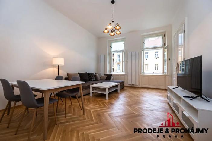 Pronájem bytu 2+1, Praha, Janáčkovo nábřeží, 56 m2