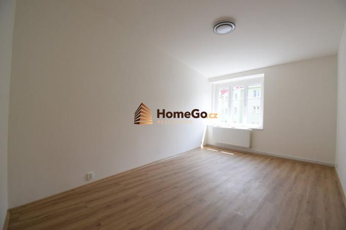 Pronájem bytu 1+kk, Praha - Nusle, Žateckých, 30 m2