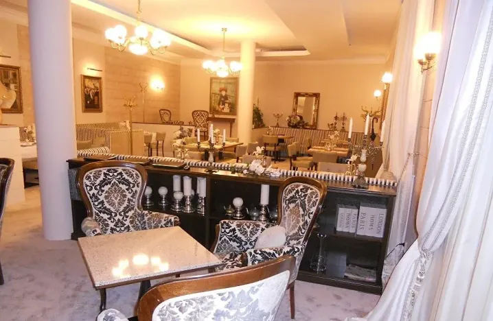 Pronájem restaurace, Karlovy Vary, Divadelní náměstí, 390 m2