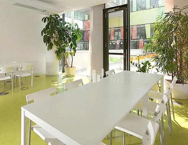 Pronájem kanceláře, Praha - Karlín, Karolinská, 551 m2