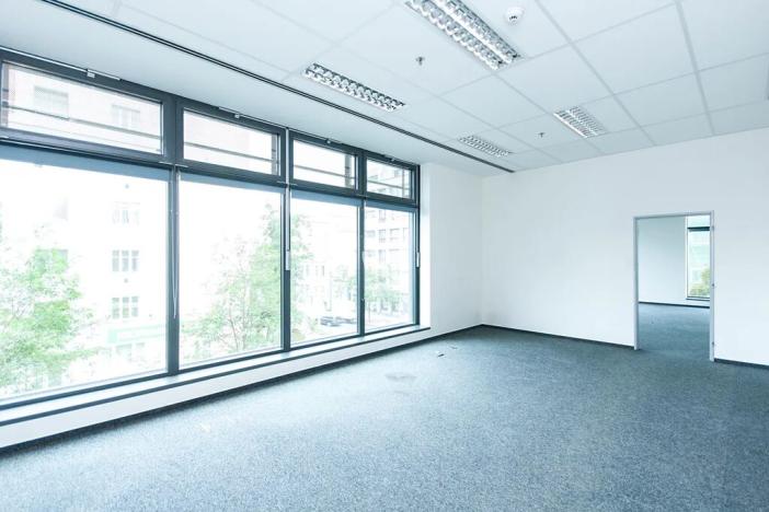 Pronájem kanceláře, Praha - Holešovice, U průhonu, 2124 m2