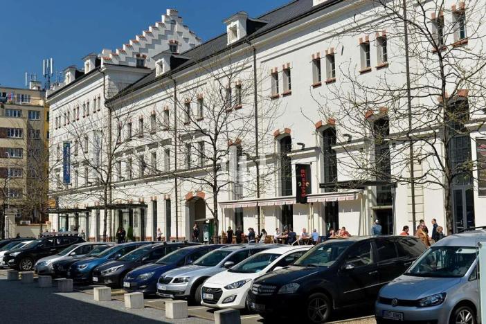 Pronájem kanceláře, Praha - Holešovice, U průhonu, 2124 m2