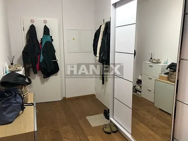 Prodej bytu 2+kk, Horoměřice, Karla IV., 55 m2