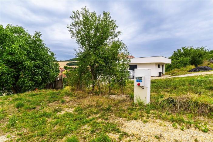 Prodej pozemku, Měňany, 1643 m2