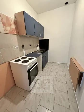 Prodej bytu 1+kk, Králův Dvůr, Plzeňská, 27 m2