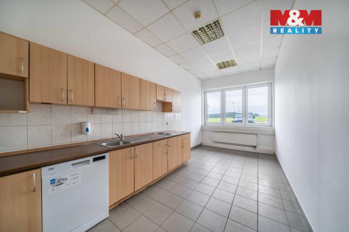 Pronájem výrobních prostor, Volduchy, 1866 m2