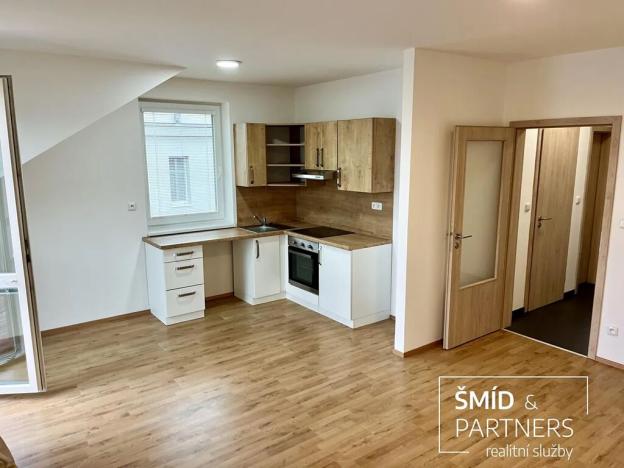 Prodej bytu 3+kk, Velim, Palackého, 77 m2