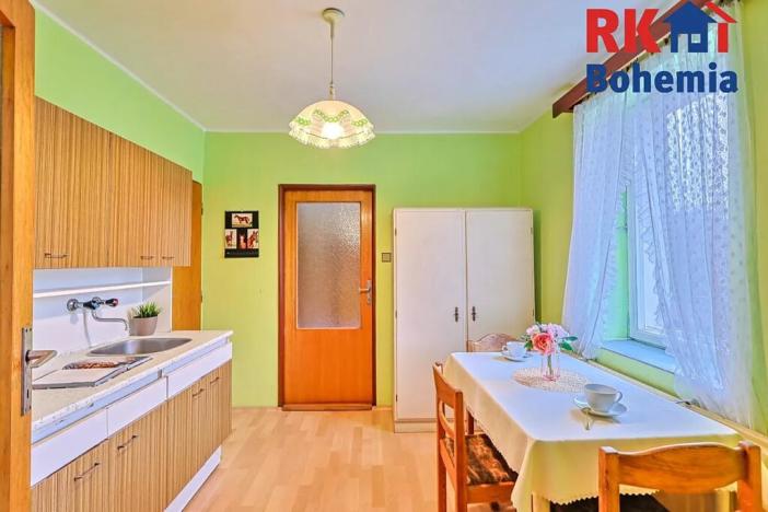 Prodej vícegeneračního domu, Chrášťany, 218 m2