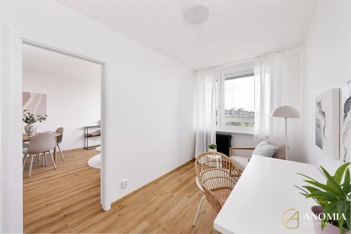 Prodej bytu 4+kk, Praha - Kobylisy, Třebenická, 73 m2