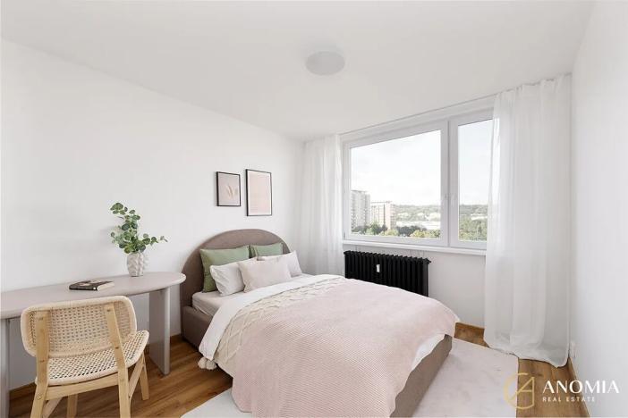 Prodej bytu 4+kk, Praha - Kobylisy, Třebenická, 73 m2