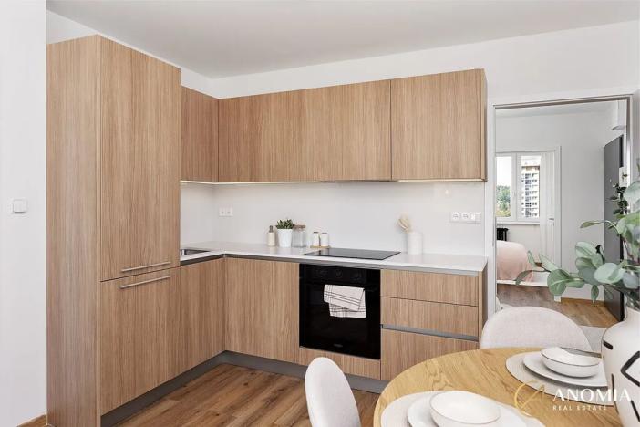 Prodej bytu 4+kk, Praha - Kobylisy, Třebenická, 73 m2