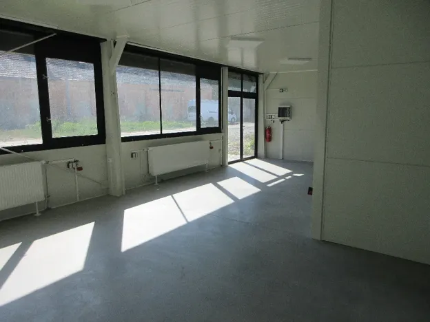 Pronájem skladu, Cvrčovice, 750 m2