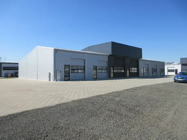 Pronájem skladu, Cvrčovice, 750 m2