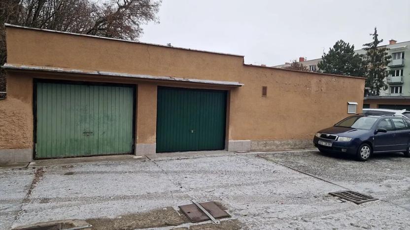 Pronájem garáže, Brno, Strž, 25 m2