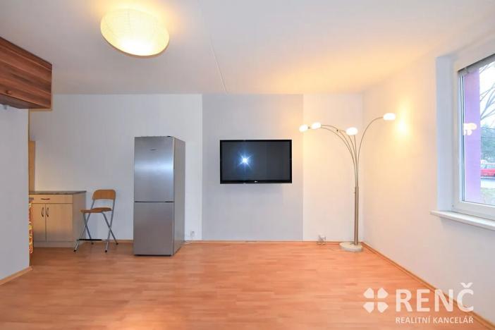 Pronájem bytu 2+kk, Brno, Strnadova, 47 m2