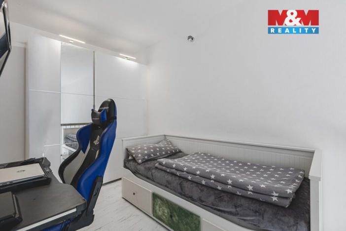 Prodej bytu 2+kk, Klatovy - Klatovy III, Husovo náměstí, 78 m2