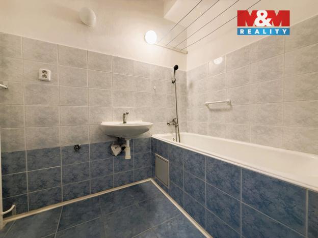 Pronájem atypického bytu, Jablonec nad Nisou - Jablonecké Paseky, Pasecké náměstí, 72 m2