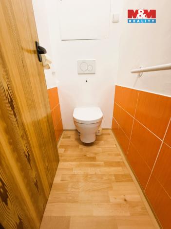 Pronájem atypického bytu, Jablonec nad Nisou - Jablonecké Paseky, Pasecké náměstí, 72 m2