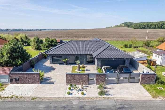 Prodej rodinného domu, Opolany, 241 m2