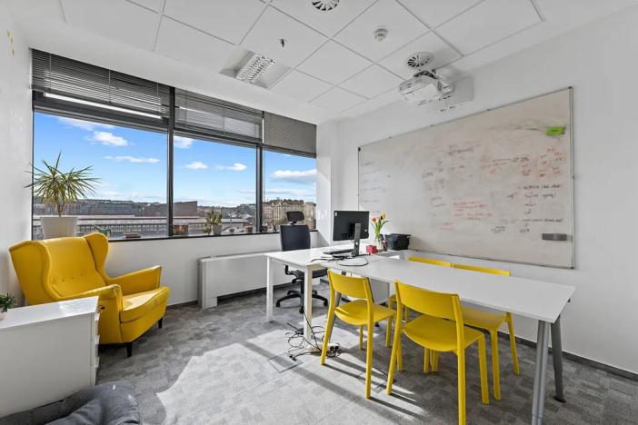 Pronájem kanceláře, Praha - Holešovice, U garáží, 436 m2