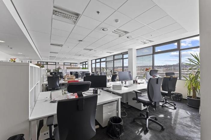 Pronájem kanceláře, Praha - Holešovice, U garáží, 436 m2