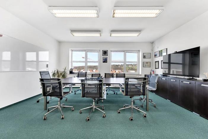 Pronájem kanceláře, Praha, 550 m2