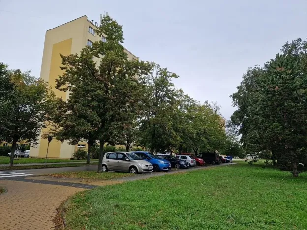 Prodej obchodního prostoru, Hodonín, Cihlářská čtvrť, 61 m2