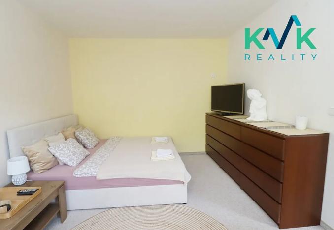 Prodej bytu 1+1, Loket, Sportovní, 36 m2