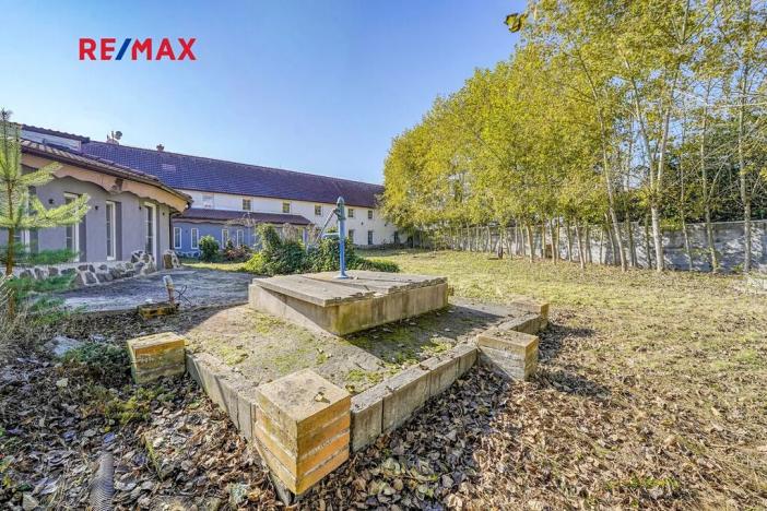 Prodej apartmánu, Všeruby, 952 m2