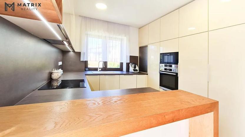 Pronájem rodinného domu, Králův Dvůr, Na Lucberku, 270 m2