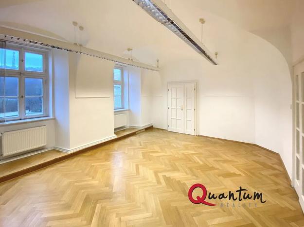Pronájem kanceláře, Praha - Hradčany, Loretánské náměstí, 26 m2