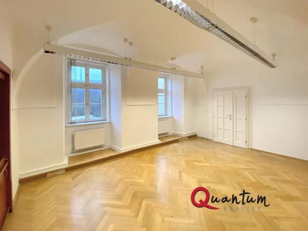 Pronájem kanceláře, Praha - Hradčany, Loretánské náměstí, 26 m2
