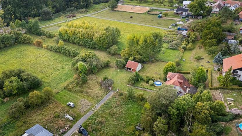 Prodej pozemku pro bydlení, Uhersko, 3765 m2