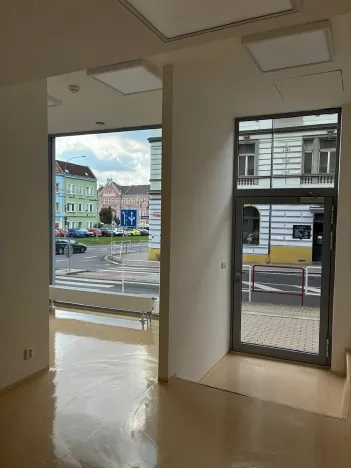 Pronájem obchodního prostoru, Ústí nad Labem, Špitálské náměstí, 178 m2