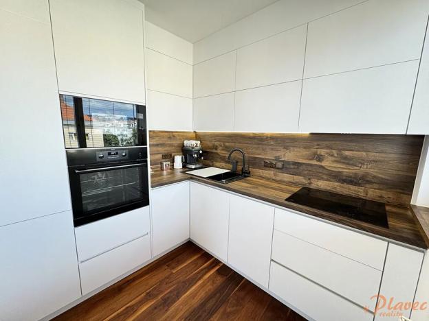 Prodej bytu 2+kk, Praha - Vršovice, Jerevanská, 77 m2