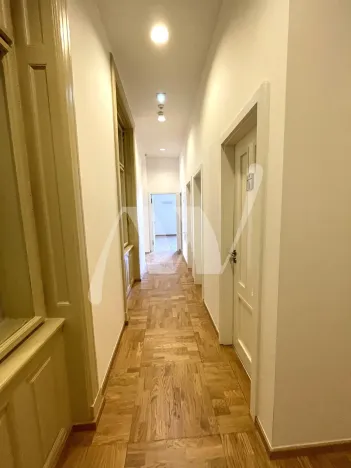 Pronájem kanceláře, Praha - Staré Město, 28. října, 174 m2