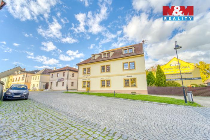 Pronájem obchodního prostoru, Bor, náměstí Republiky, 156 m2