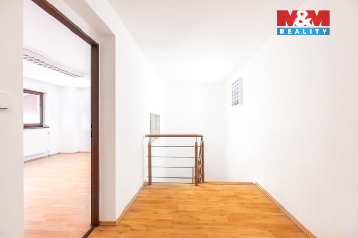 Prodej obchodního prostoru, Velká nad Veličkou, 187 m2