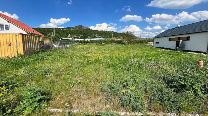 Prodej pozemku, Píšťany, 852 m2