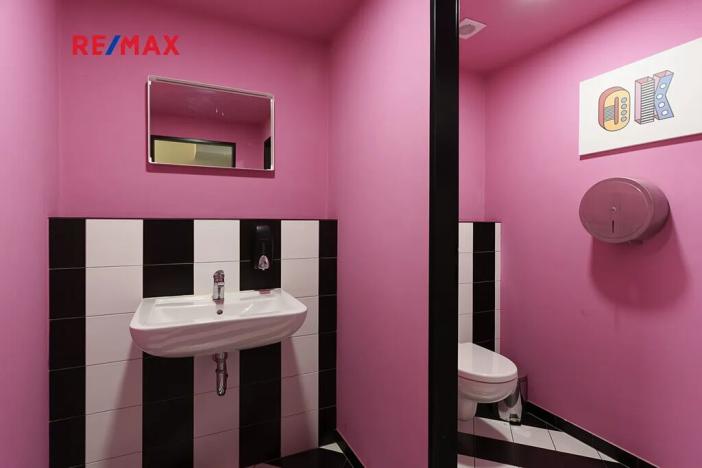 Pronájem restaurace, Praha - Smíchov, Křížová, 236 m2