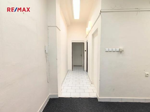 Pronájem kanceláře, Praha - Kobylisy, Horňátecká, 61 m2