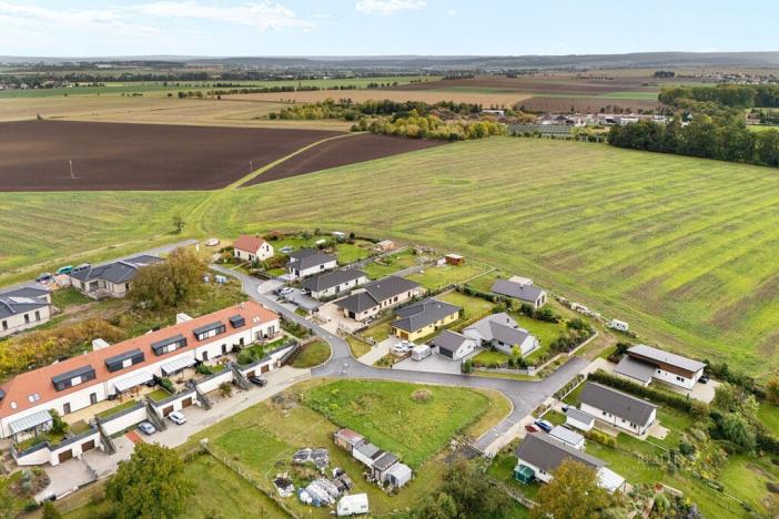 Prodej pozemku, Dubany, 793 m2