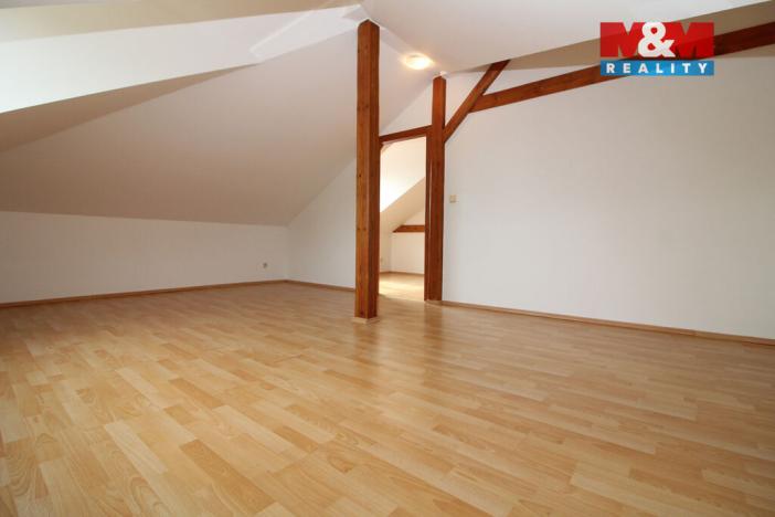 Prodej bytu 2+1, Nový Bor - Arnultovice, Gen. Svobody, 92 m2