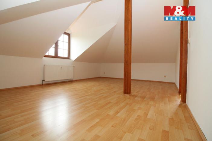 Prodej bytu 2+1, Nový Bor - Arnultovice, Gen. Svobody, 92 m2