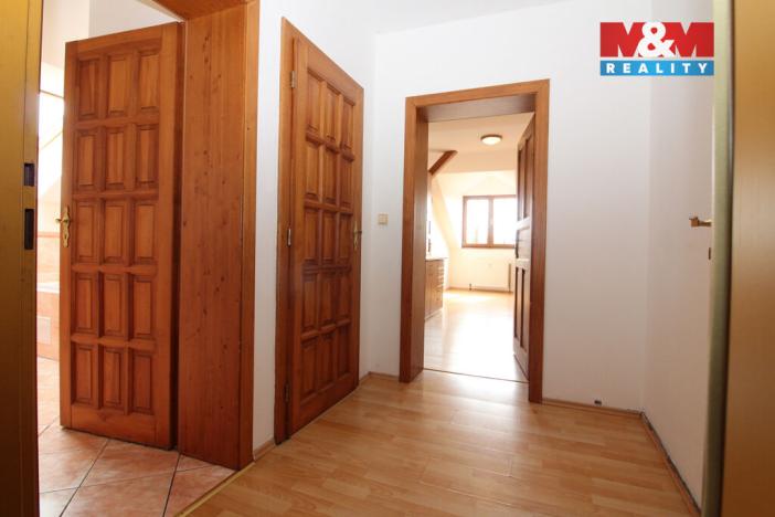 Prodej bytu 2+1, Nový Bor - Arnultovice, Gen. Svobody, 92 m2