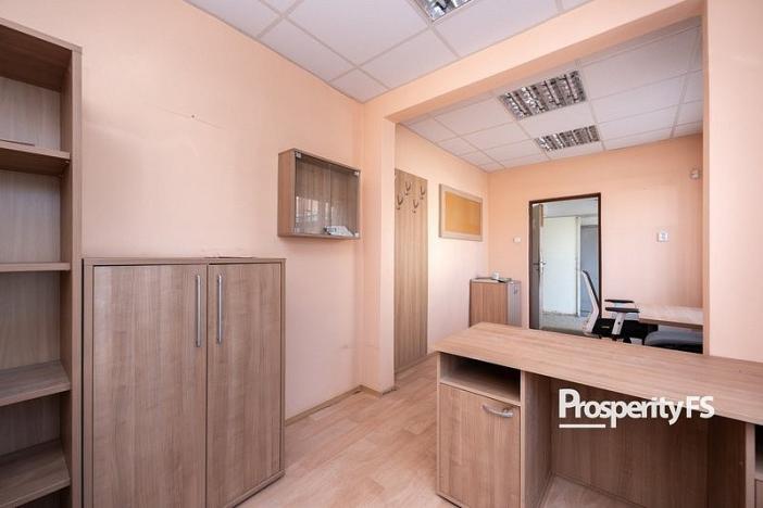 Prodej kanceláře, Okna, 475 m2