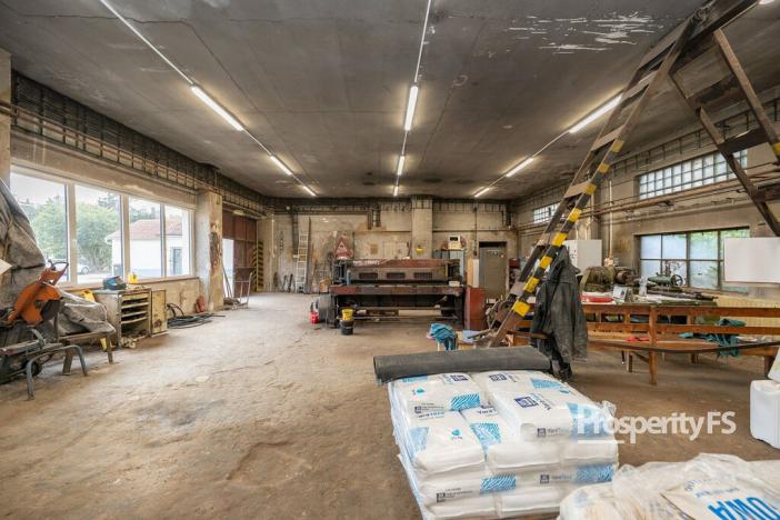 Prodej kanceláře, Okna, 475 m2